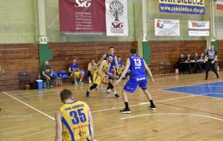 Pierwszoligowy zespołu Siedleckiego Klubu Koszykówki (SKK)