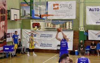 Pierwszoligowy zespołu Siedleckiego Klubu Koszykówki (SKK)